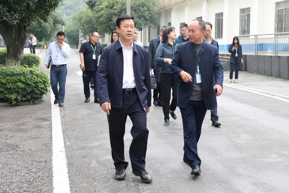 桂林市委副書記趙仲華蒞臨桂林南藥調(diào)研指導(dǎo)工作 桂林市委副書記趙仲華蒞臨桂林南藥調(diào)研指導(dǎo)工作